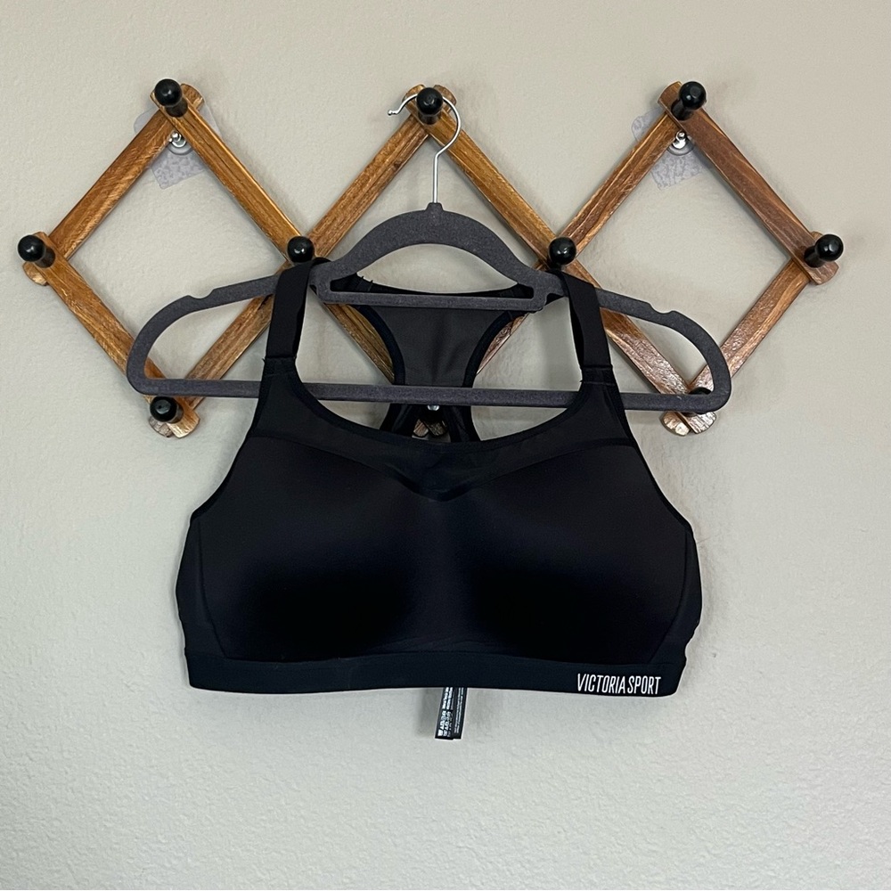 Victoria's Secret Incredible by Victoria Sport Bra size 38C